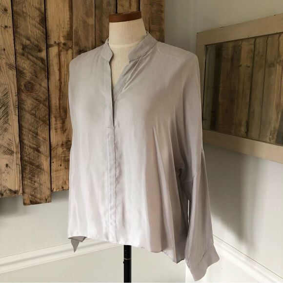 Club Monaco Dropped Shoulder Long Sleeve High Low Flowy Two Button Top Size L - Picture 5 of 11
